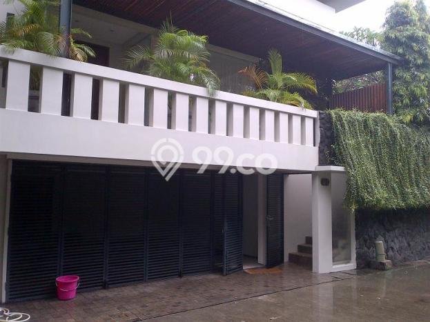 Disewakan Rumah Murah di SCBD Jakarta Selatan Punya 3 KT Disewakan Rumah Murah di SCBD Jakarta Selatan Punya 3 KT