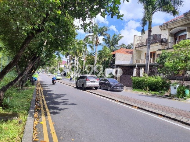 Rumah Elit Modern Siap Huni di Citraland Surabaya Rumah Elit Modern Siap Huni di Citraland Surabaya