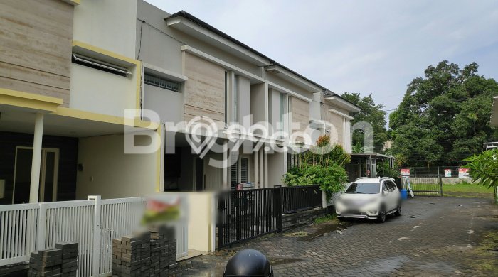 For Sale Rumah 3 Kamar Lokasi Ideal Bagus dan Strategis di Lakarsantri For Sale Rumah 3 Kamar Lokasi Ideal Bagus dan Strategis di Lakarsantri