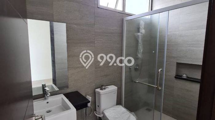 Rumah Strategis area Pantai Indah Kapuk, Dekat Pantai Indah Kapuk, Jakarta Utara, Jakarta Utara - 4 KT Rumah Strategis area Pantai Indah Kapuk, Dekat Pantai Indah Kapuk, Jakarta Utara, Jakarta Utara - 4 KT