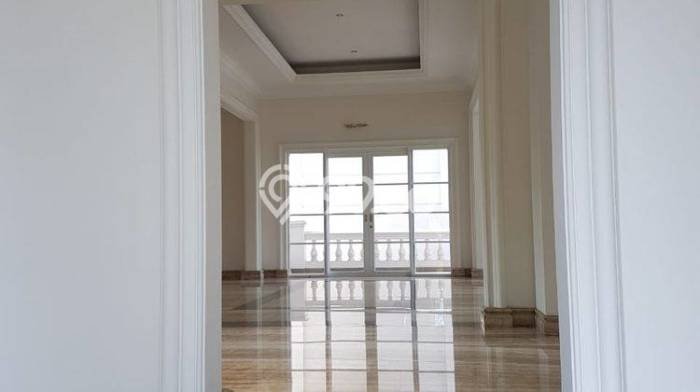 Hunian Asri 5 KT di Pantai Mutiara, Jakarta Utara - Luas Tanah 550m² Hunian Asri 5 KT di Pantai Mutiara, Jakarta Utara - Luas Tanah 550m²