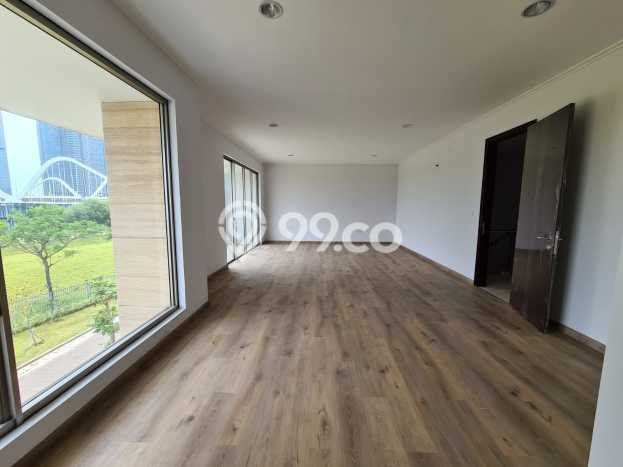 Rumah Exclusive 4 KT 4 KM di Kompleks Cluster Pantai Indah Kapuk, Jakarta Utara Rumah Exclusive 4 KT 4 KM di Kompleks Cluster Pantai Indah Kapuk, Jakarta Utara