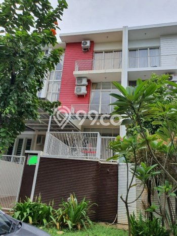 HUNIAN PILIHAN! Rumah di Pantai Indah Kapuk, Luas 75m² Bangunan 135m² HUNIAN PILIHAN! Rumah di Pantai Indah Kapuk, Luas 75m² Bangunan 135m²