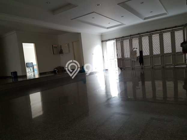 Rumah Terawat di Pantai Mutiara, Jakarta Utara, Luas Tanah 550m², LB 1300m² Rumah Terawat di Pantai Mutiara, Jakarta Utara, Luas Tanah 550m², LB 1300m²