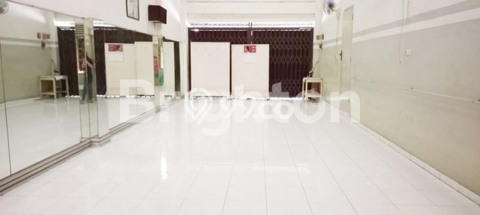 Siap Huni Rumah Mewah 5 Kamar di Semarang Barat Dekat ke Mana Saja Siap Huni Rumah Mewah 5 Kamar di Semarang Barat Dekat ke Mana Saja