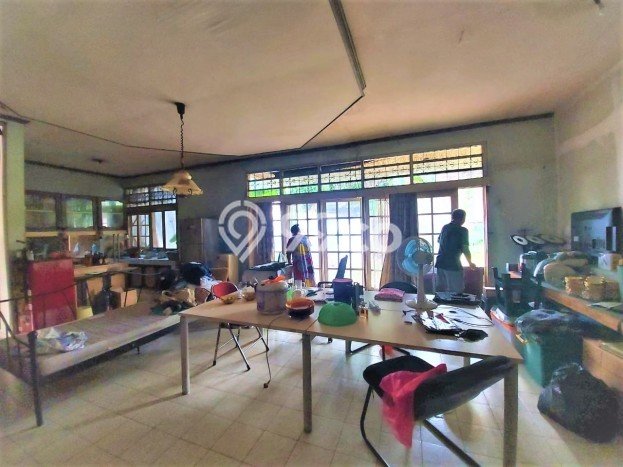Rumah Elit Modern Tanpa Renovasi di Veteran Jakarta Selatan Rumah Elit Modern Tanpa Renovasi di Veteran Jakarta Selatan