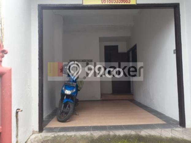 Disewakan Rumah cantik lokasi strategis terawat dengan baik akses jalan bagus di area Kuta Utara. Disewakan Rumah cantik lokasi strategis terawat dengan baik akses jalan bagus di area Kuta Utara.