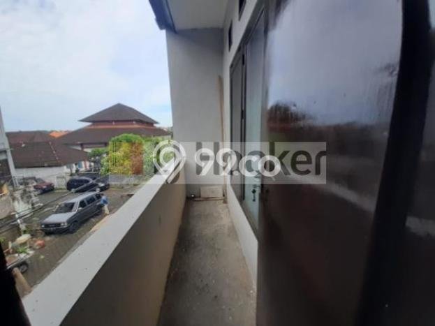 Disewakan Rumah cantik lokasi strategis terawat dengan baik akses jalan bagus di area Kuta Utara. Disewakan Rumah cantik lokasi strategis terawat dengan baik akses jalan bagus di area Kuta Utara.