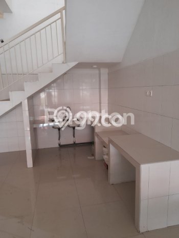 HOT DEAL! Rumah Berkualitas area Simokerto, Surabaya, Luas 144m² Bangunan 288m² HOT DEAL! Rumah Berkualitas area Simokerto, Surabaya, Luas 144m² Bangunan 288m²