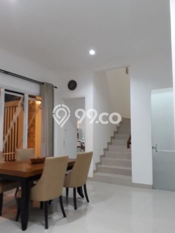 Rumah di Pakuan, Akses ke Stasiun, 4 KM, LT 216m² LB 200m² Rumah di Pakuan, Akses ke Stasiun, 4 KM, LT 216m² LB 200m²