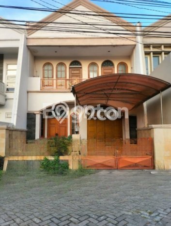 HUNIAN PILIHAN! Rumah di Rungkut, LT 160m² LB 200m² HUNIAN PILIHAN! Rumah di Rungkut, LT 160m² LB 200m²