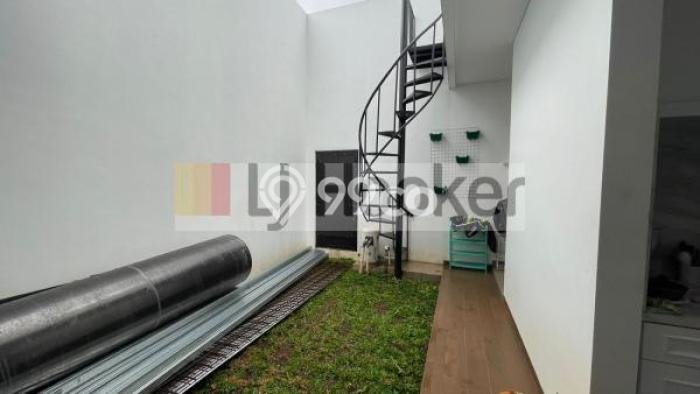 Siap Huni Hunian Elit 6 Kamar di Kembangan Dekat ke Mana Saja Siap Huni Hunian Elit 6 Kamar di Kembangan Dekat ke Mana Saja