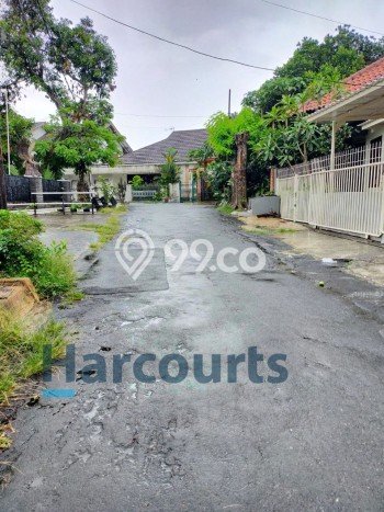 HUNIAN BERKELAS! Rumah Exclusive Cinere, Depok, Luas Tanah 325m² LB 350m² HUNIAN BERKELAS! Rumah Exclusive Cinere, Depok, Luas Tanah 325m² LB 350m²