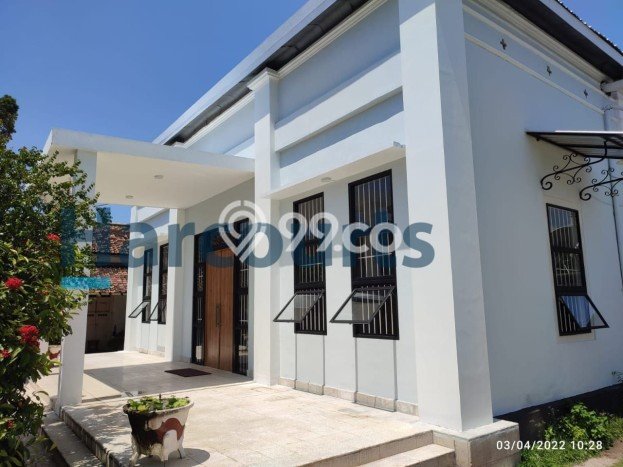 Siap Huni Rumah Mewah 4 Kamar di Taman Dekat ke Mana Saja Siap Huni Rumah Mewah 4 Kamar di Taman Dekat ke Mana Saja