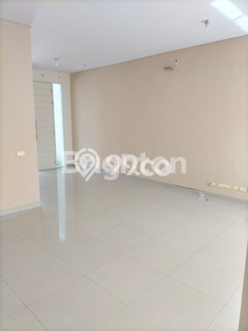 PENAWARAN TERBAIK! Rumah Strategis area Rungkut, Luas 120m² LB 160m² PENAWARAN TERBAIK! Rumah Strategis area Rungkut, Luas 120m² LB 160m²