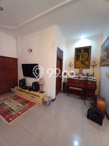 Siap Huni Rumah Mewah 4 Kamar di Kebayoran Baru Dekat ke Mana Saja Siap Huni Rumah Mewah 4 Kamar di Kebayoran Baru Dekat ke Mana Saja