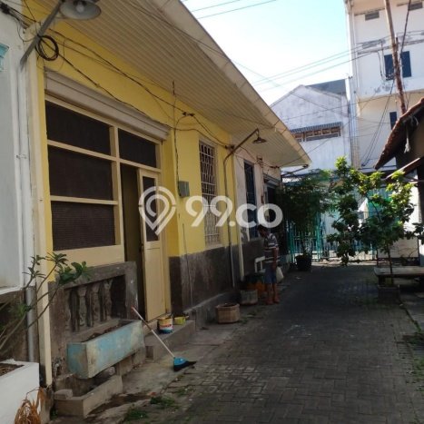 Rumah Strategis Minimalis Lb 115m2 di Genteng, Surabaya Rumah Strategis Minimalis Lb 115m2 di Genteng, Surabaya