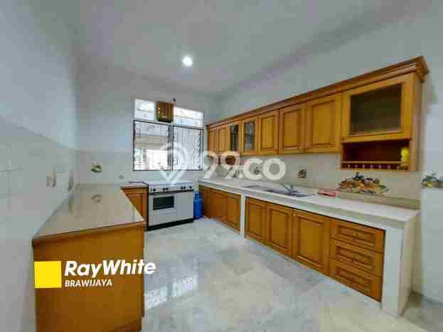 UNIT SPESIAL! Rumah area Kebayoran Baru, 2 KM, Akses Pusat Kota, Luas 391m2m² Bangunan 240m2m² UNIT SPESIAL! Rumah area Kebayoran Baru, 2 KM, Akses Pusat Kota, Luas 391m2m² Bangunan 240m2m²