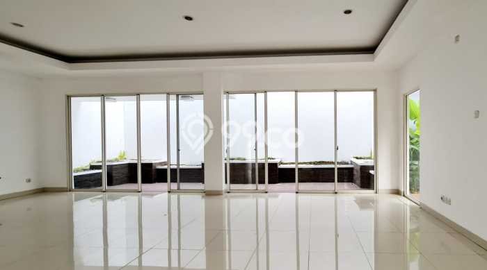 Ready to Use! Premium House LT 254m2 Desain Elegan di Bintaro Ready to Use! Premium House LT 254m2 Desain Elegan di Bintaro