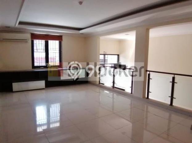 Rumah di Palmerah, 5 KT, Area Asri, LT 180m² LB 431m² Rumah di Palmerah, 5 KT, Area Asri, LT 180m² LB 431m²