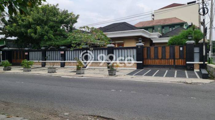 Siap Huni Rumah Mewah 3 Kamar di Laweyan Dekat ke Mana Saja Siap Huni Rumah Mewah 3 Kamar di Laweyan Dekat ke Mana Saja