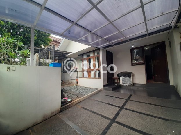 Rumah Modern 3 KT di Bintaro Tangerang Selatan Semi Furnished Rumah Modern 3 KT di Bintaro Tangerang Selatan Semi Furnished