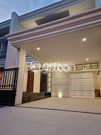 Hunian Mewah Dijual LT 186m2 di Sukolilo, Surabaya Hunian Mewah Dijual LT 186m2 di Sukolilo, Surabaya