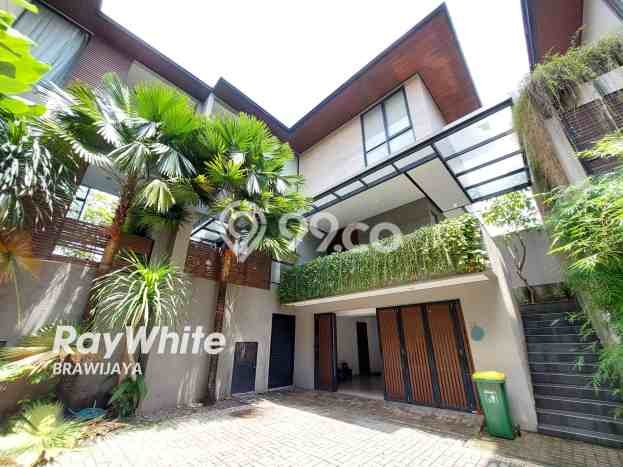 Rumah 4 KT 4 KM di Kawasan Cipete, Jakarta Selatan Rumah 4 KT 4 KM di Kawasan Cipete, Jakarta Selatan