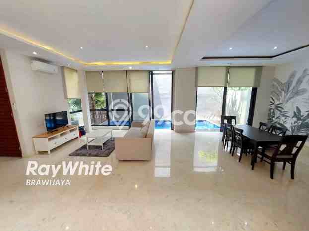 Rumah 4 KT 4 KM di Kawasan Cipete, Jakarta Selatan Rumah 4 KT 4 KM di Kawasan Cipete, Jakarta Selatan