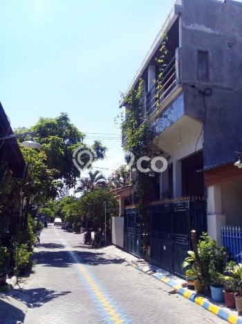 Dijual Hunian Rumah Terawat 8 KT di Babatan, Surabaya Dijual Hunian Rumah Terawat 8 KT di Babatan, Surabaya