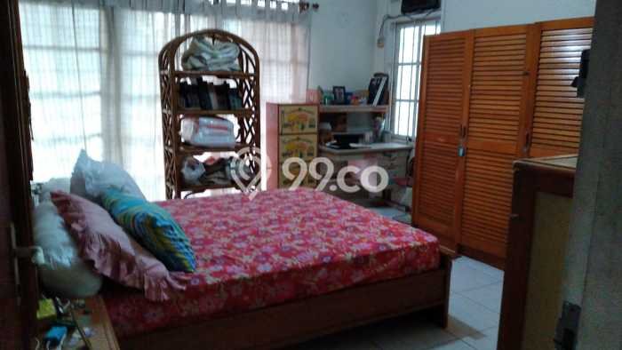 Rumah PREMIUM area , Jakarta Selatan, LT 350m2m² Bangunan 190m2m² KESEMPATAN TERBATAS! Rumah PREMIUM area , Jakarta Selatan, LT 350m2m² Bangunan 190m2m² KESEMPATAN TERBATAS!