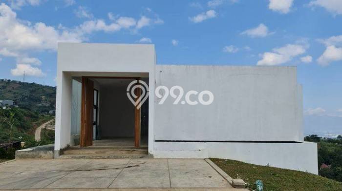 Dijual Rumah Premium dengan Fasilitas Sekitar Lengkap di Dago, Bandung Dijual Rumah Premium dengan Fasilitas Sekitar Lengkap di Dago, Bandung