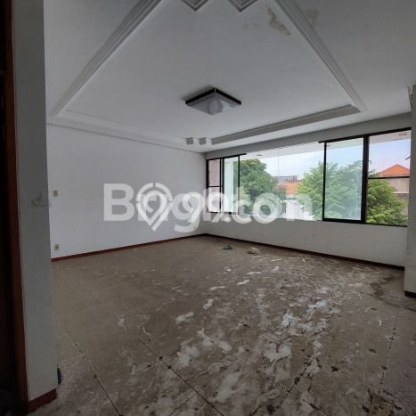 Jarang Ada! Rumah Sewa 4 Kamar Nyaman Siap Huni Kedung Doro Jarang Ada! Rumah Sewa 4 Kamar Nyaman Siap Huni Kedung Doro