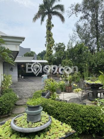 Rumah Lokasi Strategis kawasan , Surabaya, LT 1240m2m² LB 700m2m² Rumah Lokasi Strategis kawasan , Surabaya, LT 1240m2m² LB 700m2m²