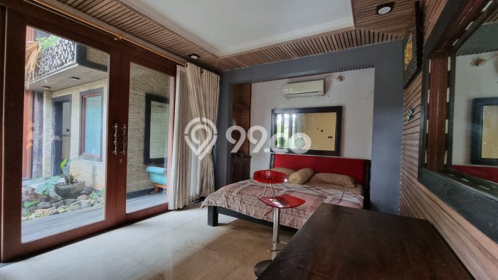 Rumah Lokasi Strategis di Jatibening, Bekasi, LT 1700m² LB 800m² Rumah Lokasi Strategis di Jatibening, Bekasi, LT 1700m² LB 800m²
