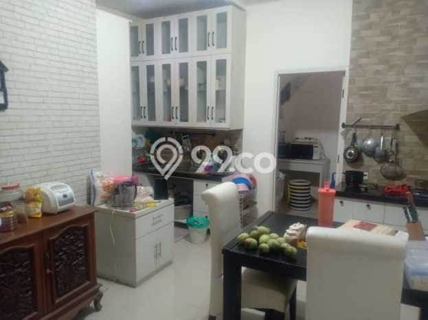 Hunian Mewah LB 450m2 Siap Huni Desain Elegan di Bintaro, Tangerang Selatan Hunian Mewah LB 450m2 Siap Huni Desain Elegan di Bintaro, Tangerang Selatan