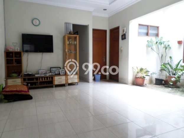 Rumah Luas Asri 3 KT Siap Pakai di Condet Jakarta Timur Rumah Luas Asri 3 KT Siap Pakai di Condet Jakarta Timur