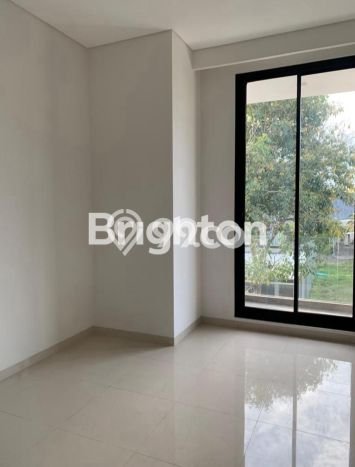 Rumah Strategis area Citraland, Surabaya, LT 105m² LB 170m² - HARGA NEGO! Rumah Strategis area Citraland, Surabaya, LT 105m² LB 170m² - HARGA NEGO!