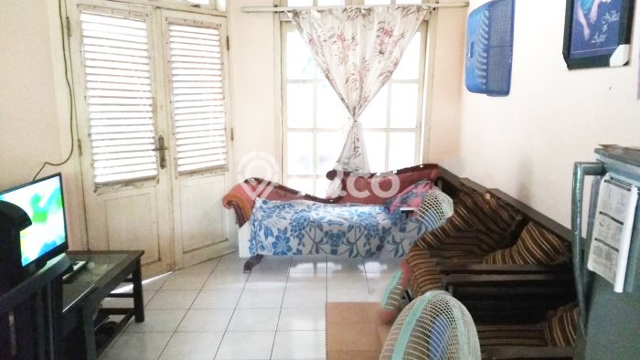 Rumah Mewah LB 272m2 Siap Pakai Desain Elegan di Pondok Cabe, Tangerang Rumah Mewah LB 272m2 Siap Pakai Desain Elegan di Pondok Cabe, Tangerang