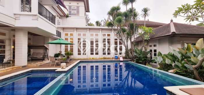 Jual Rumah Luas Megah Dengan View Cantik di Bintaro, Jakarta Selatan Jual Rumah Luas Megah Dengan View Cantik di Bintaro, Jakarta Selatan