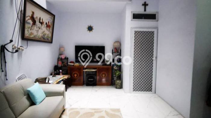 For Sale Hunian Elegan Klasik di Jakarta Utara For Sale Hunian Elegan Klasik di Jakarta Utara