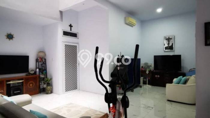 For Sale Hunian Elegan Klasik di Jakarta Utara For Sale Hunian Elegan Klasik di Jakarta Utara