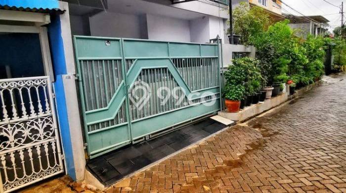 For Sale Hunian Elegan Klasik di Jakarta Utara For Sale Hunian Elegan Klasik di Jakarta Utara
