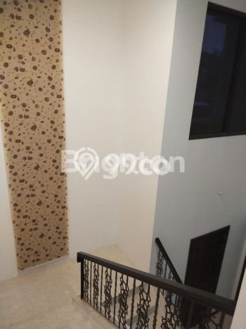 Rumah 5 KT 5 KM LT 200m2m², Luas Bangunan 225m2m² di Pagedangan, Tangerang Rumah 5 KT 5 KM LT 200m2m², Luas Bangunan 225m2m² di Pagedangan, Tangerang