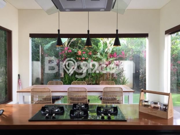 Rumah Elit Modern Tanpa Renovasi di Ungasan Badung Rumah Elit Modern Tanpa Renovasi di Ungasan Badung