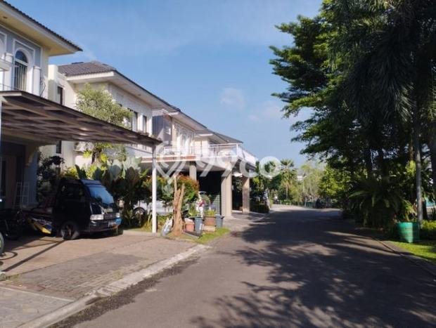 Rumah Luxury Modern Tanpa Renovasi di BSD Tangerang Rumah Luxury Modern Tanpa Renovasi di BSD Tangerang