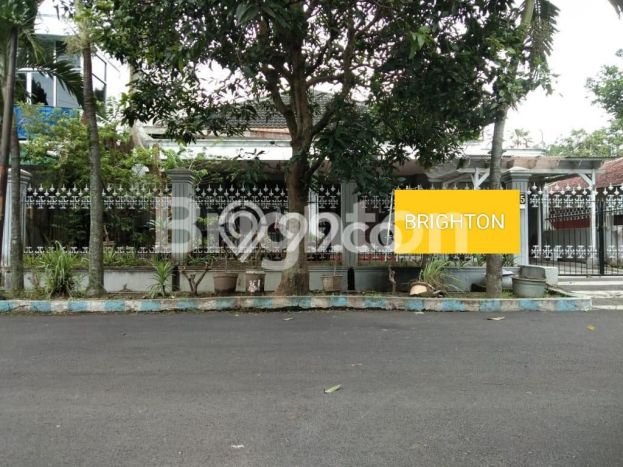 For Sale! Luxury House LT 416m2 Desain Elegan di Purwantoro For Sale! Luxury House LT 416m2 Desain Elegan di Purwantoro