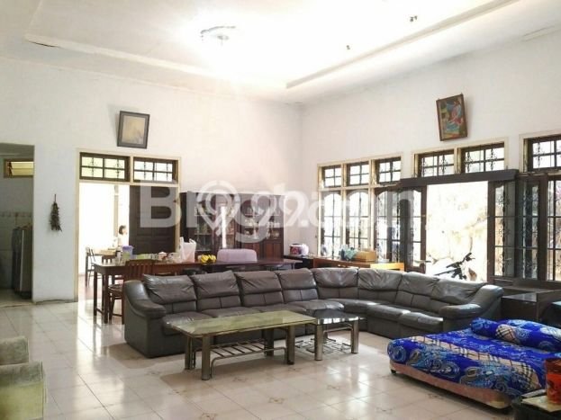 For Sale! Luxury House LT 416m2 Desain Elegan di Purwantoro For Sale! Luxury House LT 416m2 Desain Elegan di Purwantoro