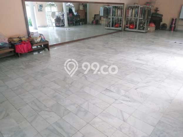 Kesempatan Memiliki Properti di Tebet, Dekat Kawasan Bisnis, Jakarta Selatan - 8 Kamar Tidur Kesempatan Memiliki Properti di Tebet, Dekat Kawasan Bisnis, Jakarta Selatan - 8 Kamar Tidur