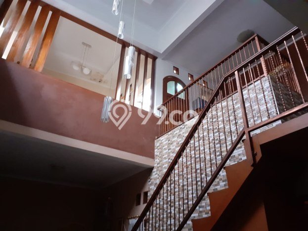Rumah Terawat di Jatiwaringin, Bekasi, Luas 237m² Bangunan 200m² DIJUAL CEPAT! Rumah Terawat di Jatiwaringin, Bekasi, Luas 237m² Bangunan 200m² DIJUAL CEPAT!